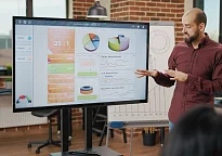 Изображение новости Беспроводная система презентаций для переговорной: ClickShare, Mersive Solstice и Yealink — сравнение 2026